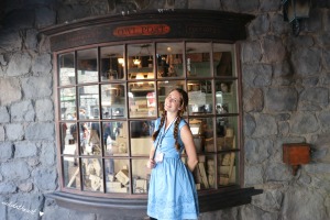 Ollivander's wand Hogsmeade Universal Studios Wizarding World of Harry Potter